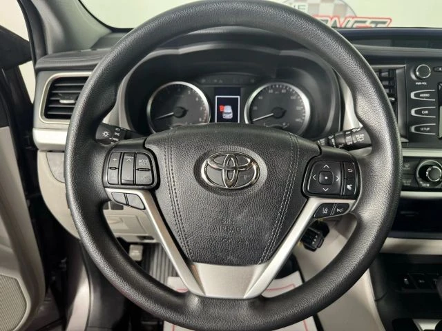 2019 Toyota Highlander - Image 13 of 21