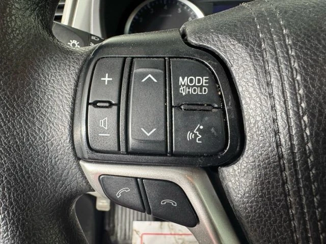 2019 Toyota Highlander - Image 16 of 21