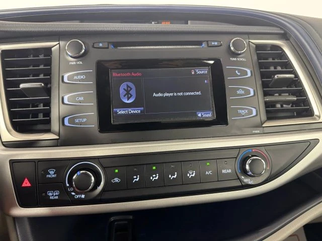 2019 Toyota Highlander - Image 19 of 21