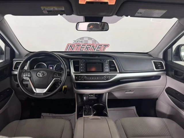 2019 Toyota Highlander - Image 11 of 12