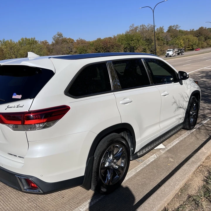 2019 Toyota Highlander - Image 10 of 19