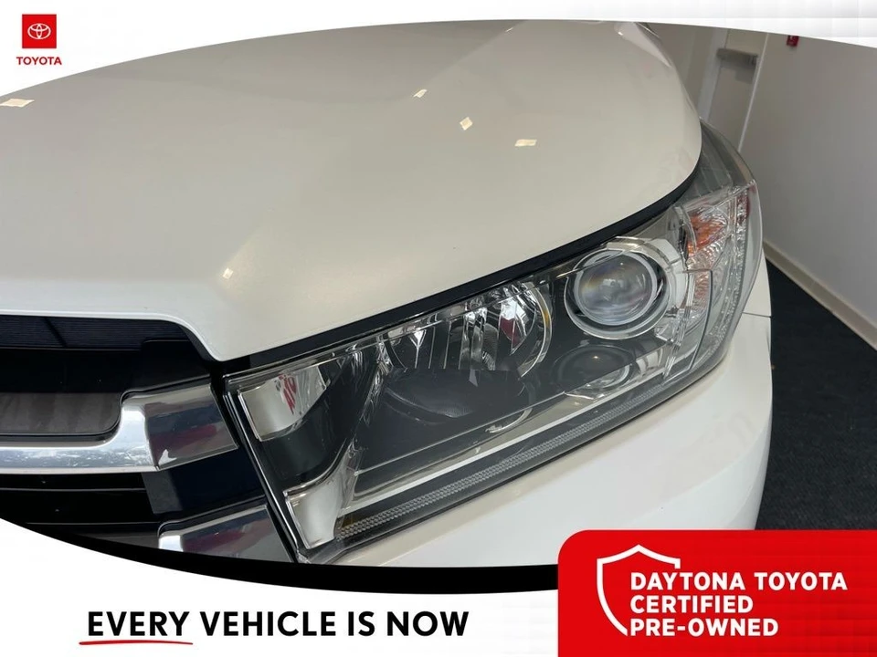 2019 Toyota Highlander - Image 7 of 12