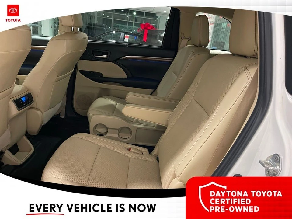 2019 Toyota Highlander - Image 8 of 10