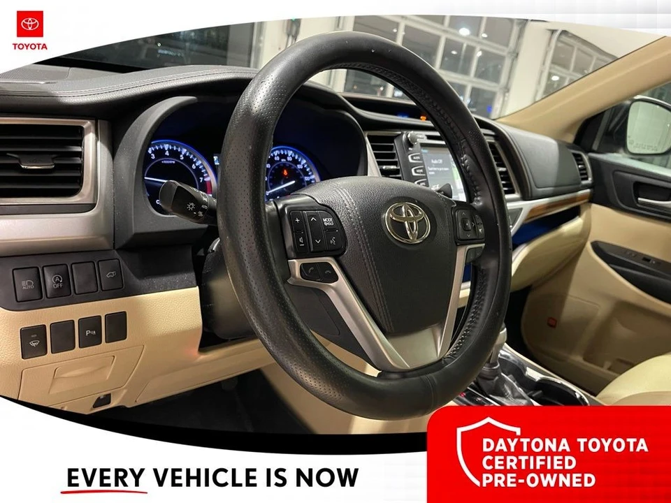 2019 Toyota Highlander - Image 6 of 10