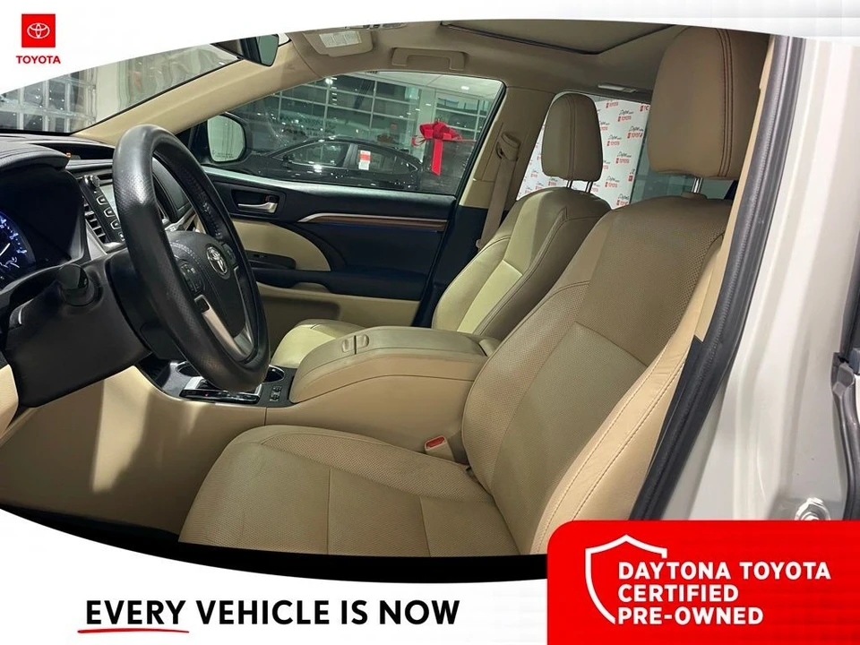 2019 Toyota Highlander - Image 7 of 10