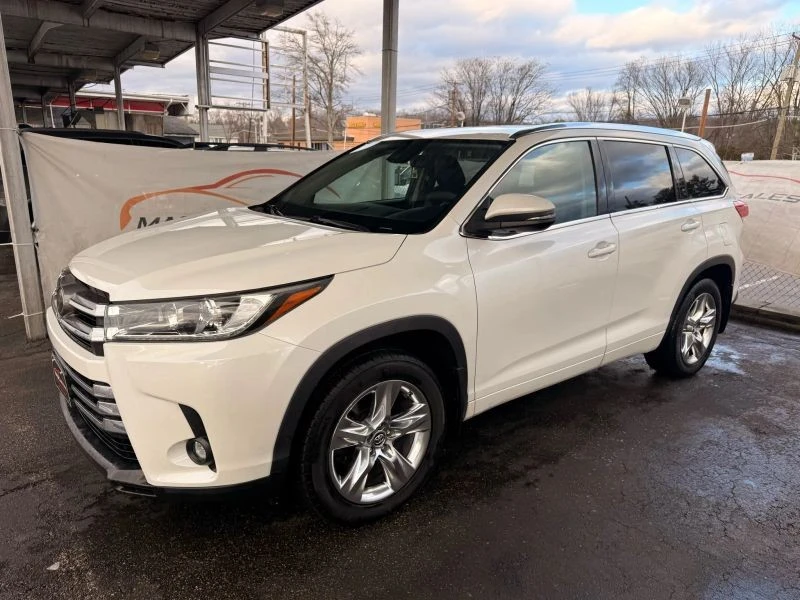 2019 Toyota Highlander - Image 8 of 12