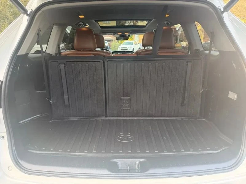 2019 Toyota Highlander - Image 6 of 12