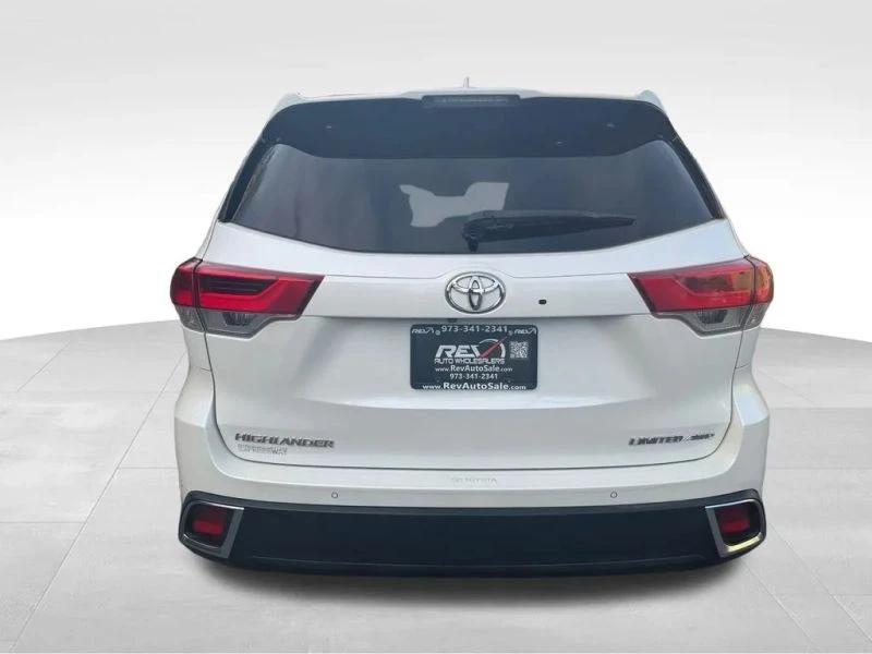 2019 Toyota Highlander - Image 5 of 12