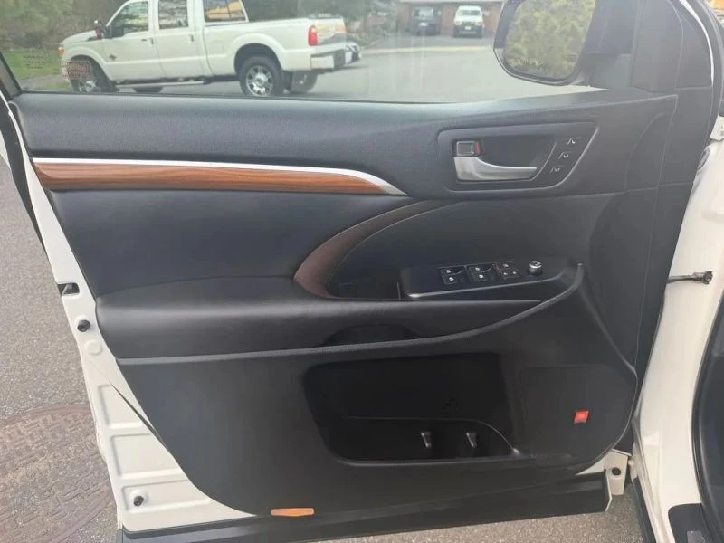 2019 Toyota Highlander - Image 12 of 12