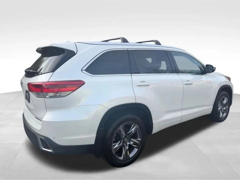 2019 Toyota Highlander - Image 8 of 12