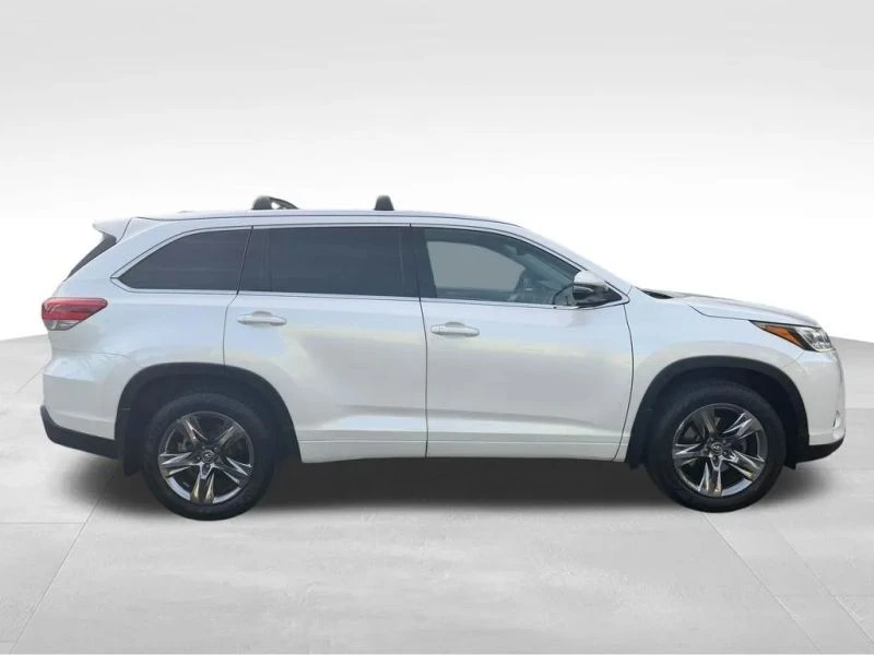 2019 Toyota Highlander - Image 9 of 12