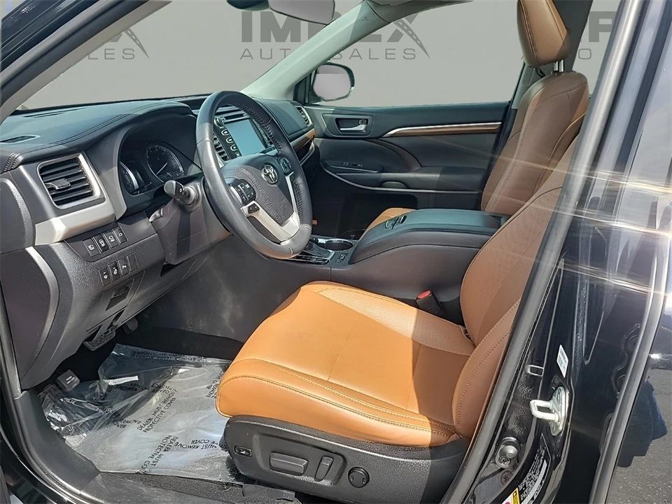 2019 Toyota Highlander - Image 9 of 12