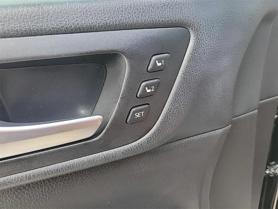 2019 Toyota Highlander - Image 10 of 12