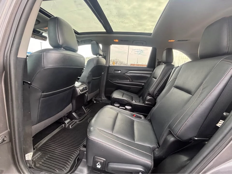 2019 Toyota Highlander - Image 7 of 16