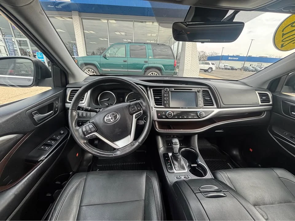 2019 Toyota Highlander - Image 9 of 16