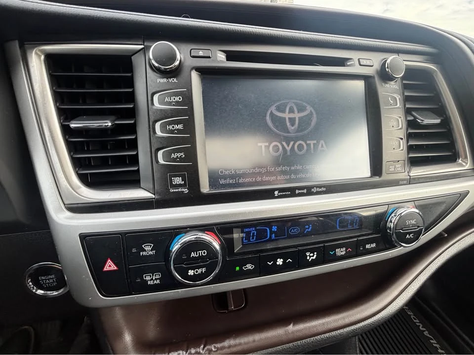 2019 Toyota Highlander - Image 11 of 16