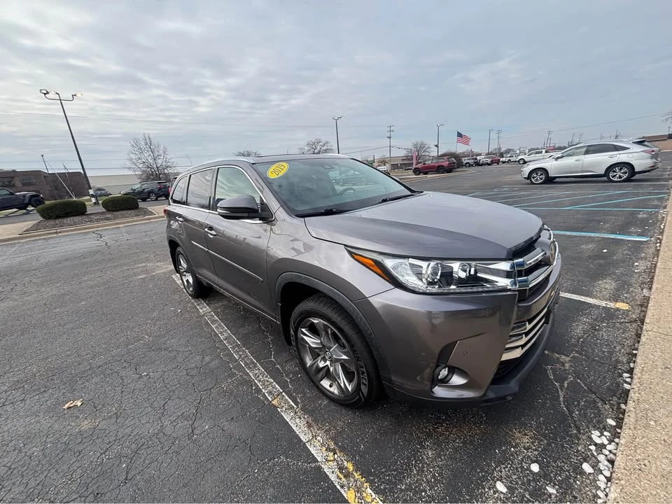 2019 Toyota Highlander - Image 3 of 16