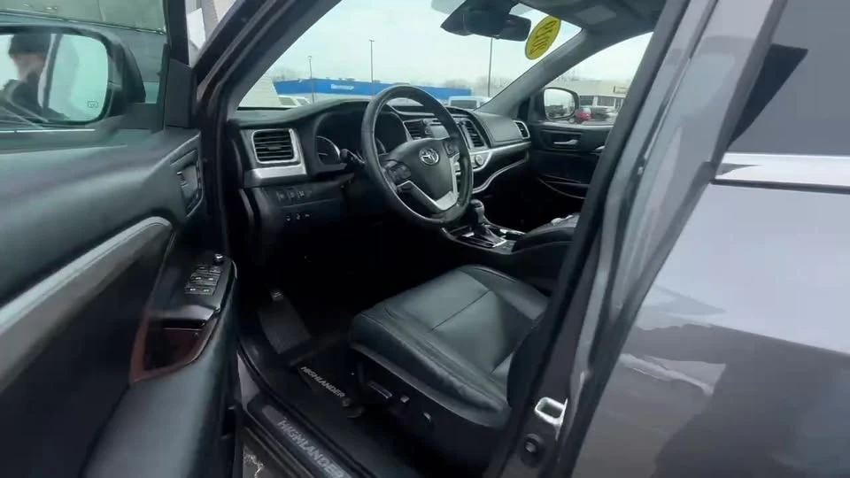 2019 Toyota Highlander - Image 16 of 16