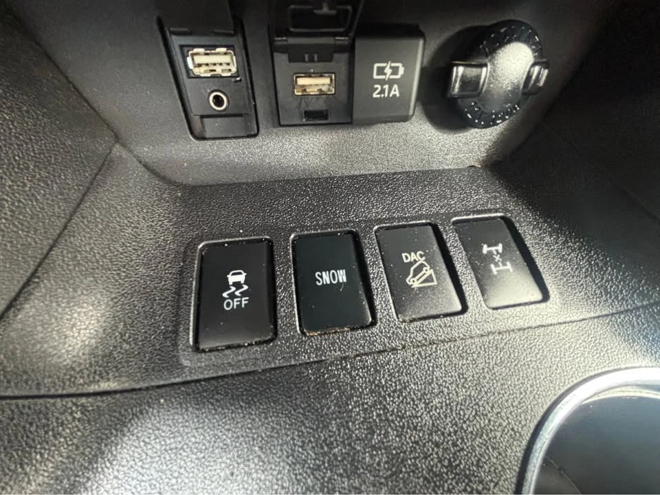 2019 Toyota Highlander - Image 13 of 16
