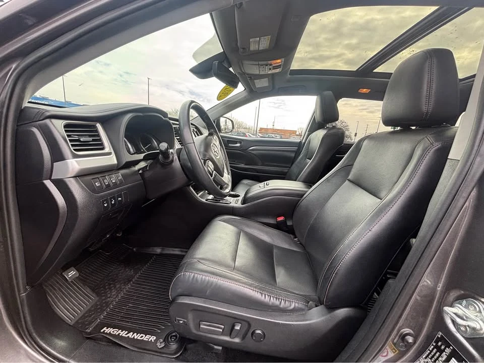 2019 Toyota Highlander - Image 10 of 16