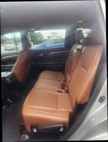 2019 Toyota Highlander - Image 4 of 4
