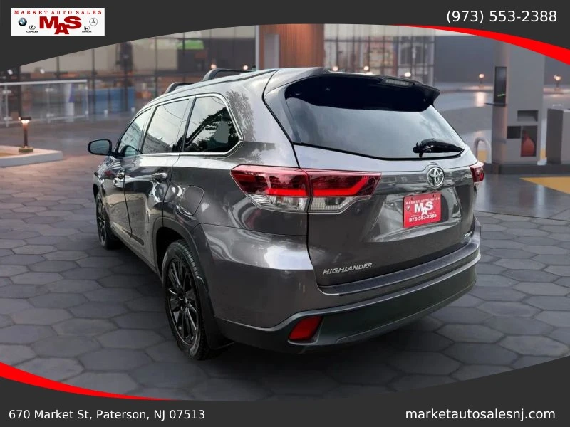 2019 Toyota Highlander - Image 4 of 12