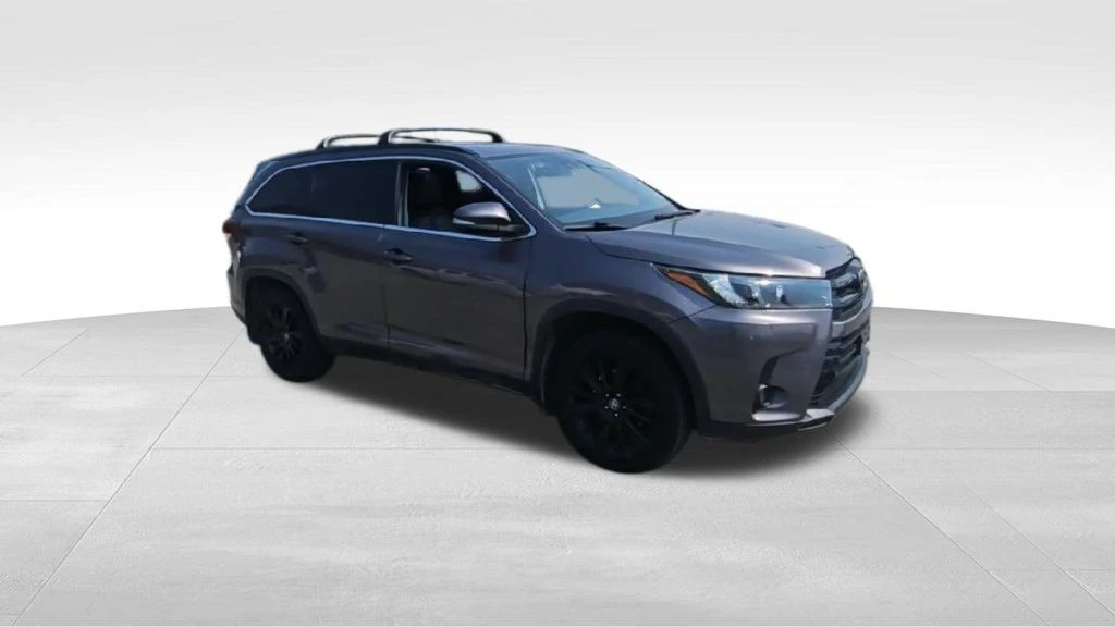 2019 Toyota Highlander - Image 2 of 12