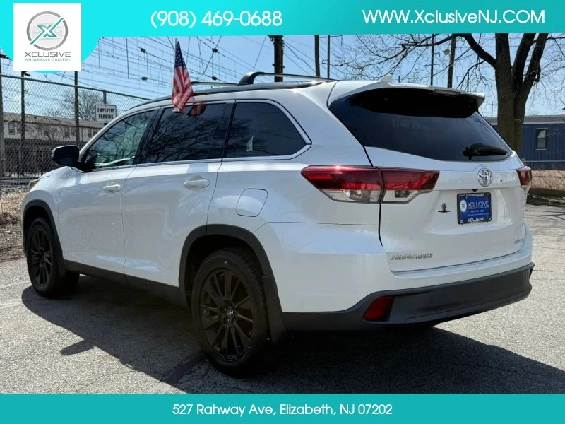 2019 Toyota Highlander - Image 2 of 12