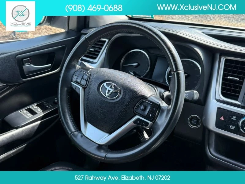 2019 Toyota Highlander - Image 10 of 12