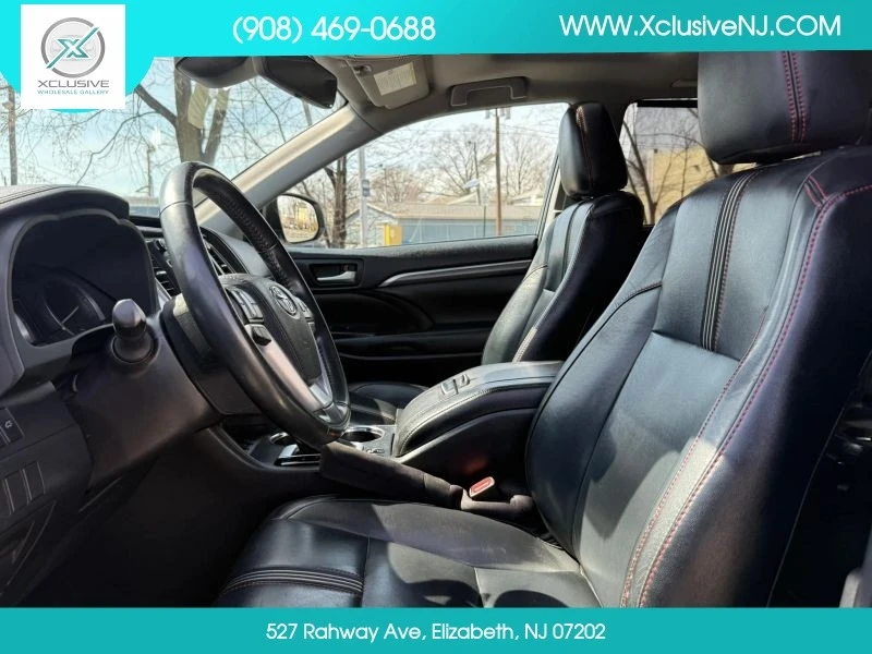 2019 Toyota Highlander - Image 8 of 12