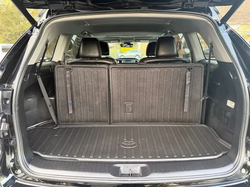 2019 Toyota Highlander - Image 6 of 12