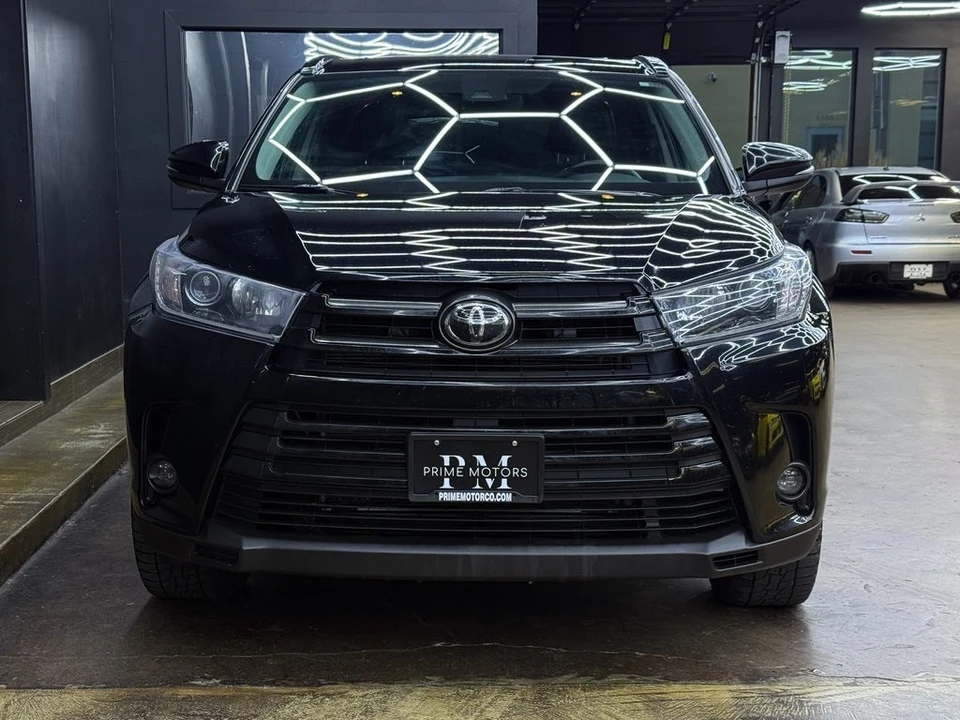 2019 Toyota Highlander - Image 2 of 12