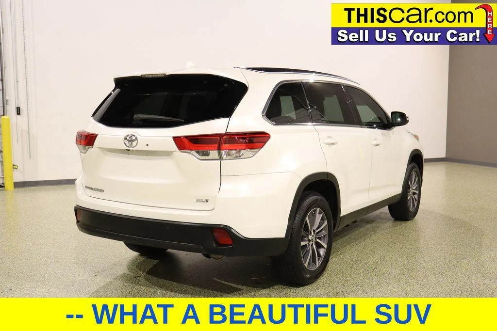 2019 Toyota Highlander - Image 9 of 12