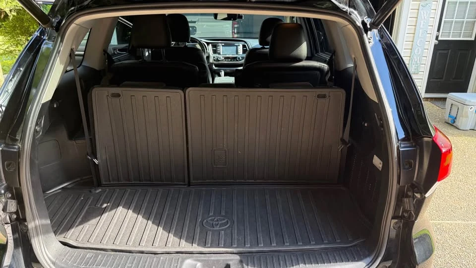 2019 Toyota Highlander - Image 15 of 21