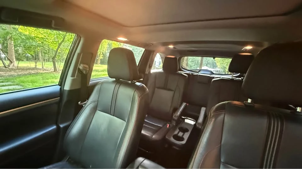 2019 Toyota Highlander - Image 10 of 21