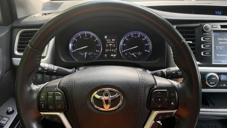 2019 Toyota Highlander - Image 6 of 21