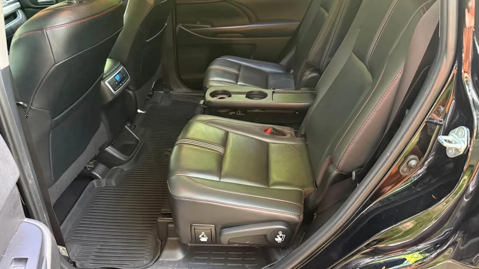 2019 Toyota Highlander - Image 12 of 21
