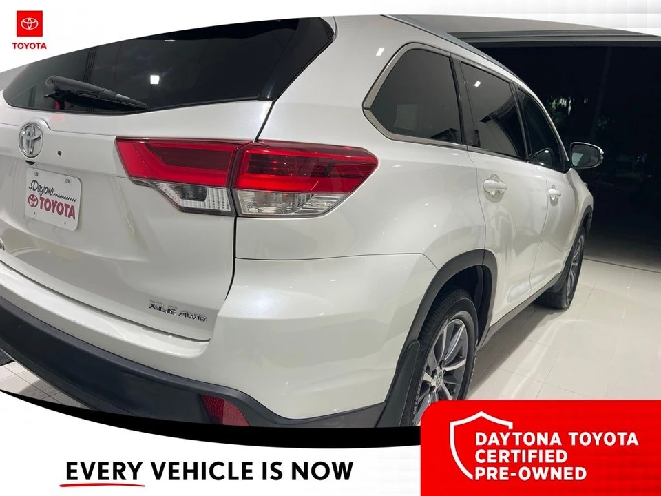 2019 Toyota Highlander - Image 9 of 12