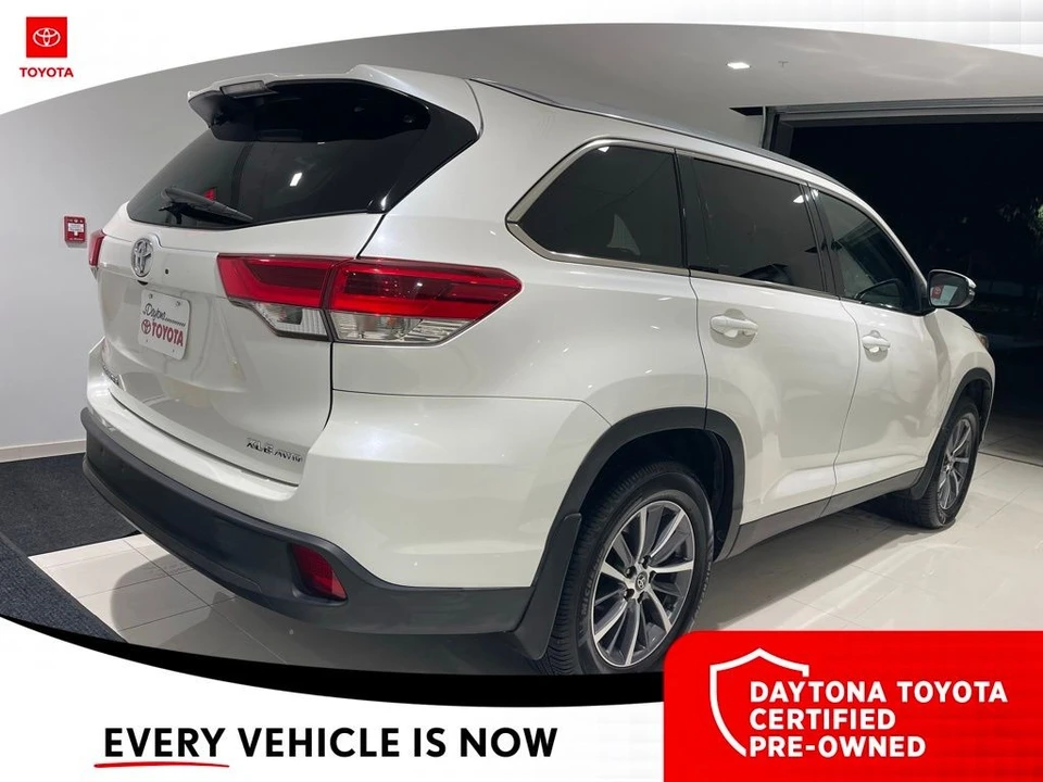 2019 Toyota Highlander - Image 8 of 12