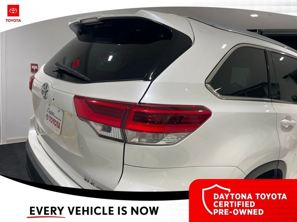 2019 Toyota Highlander - Image 10 of 12