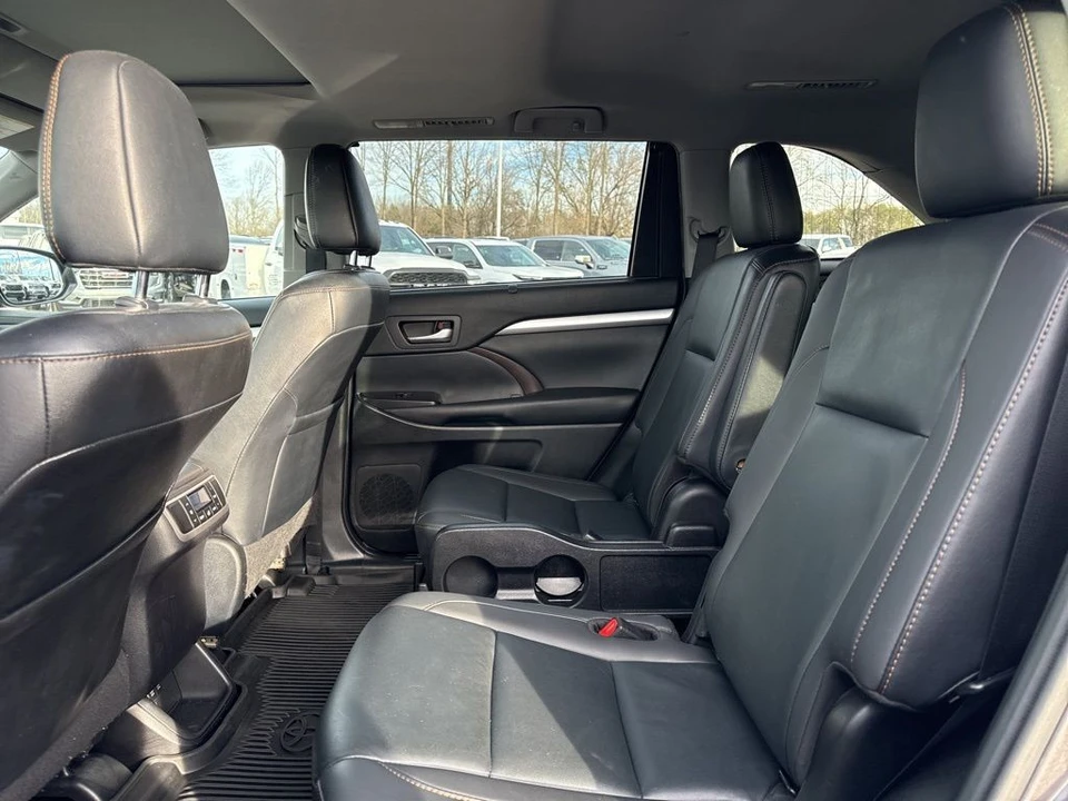 2019 Toyota Highlander - Image 12 of 12