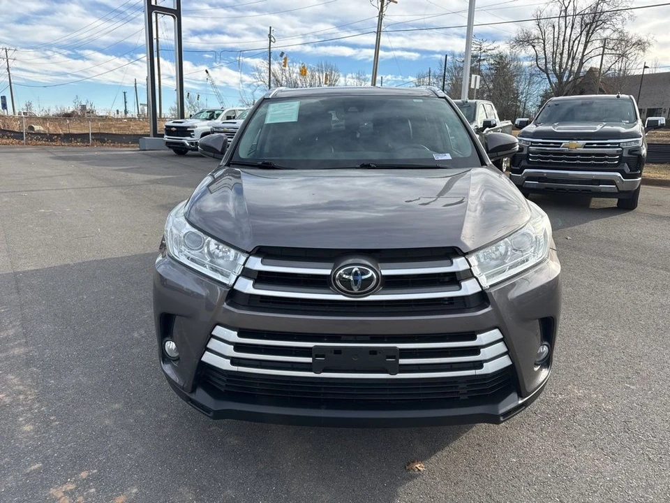 2019 Toyota Highlander - Image 8 of 12
