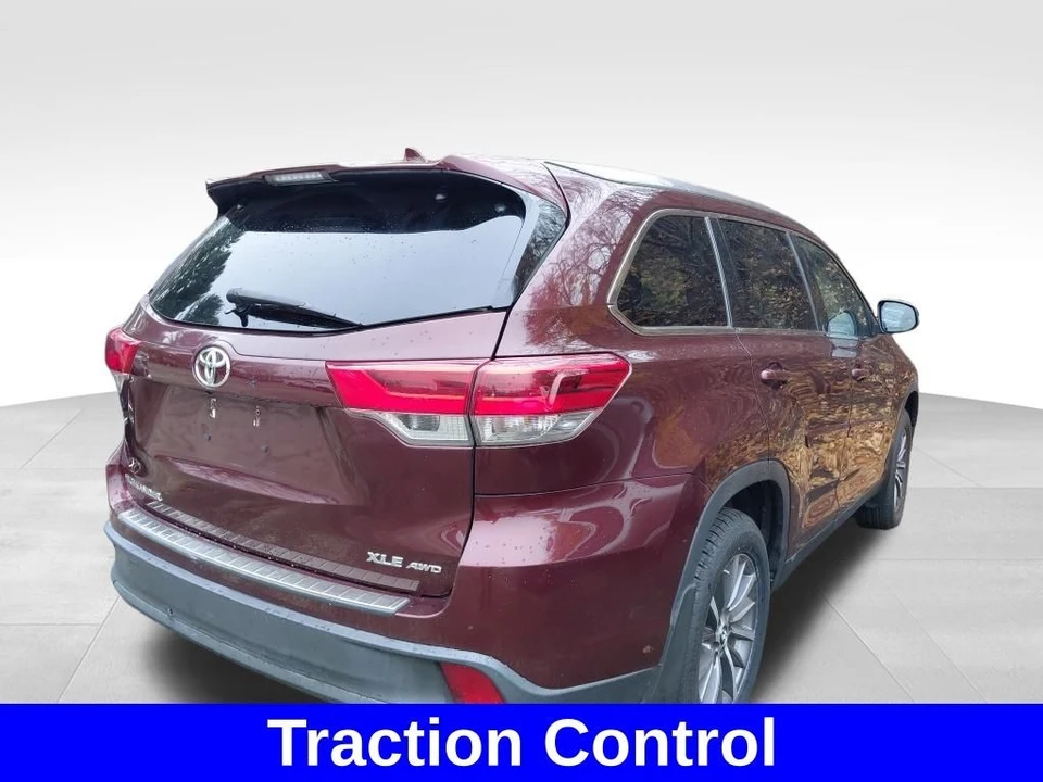 2019 Toyota Highlander - Image 9 of 12