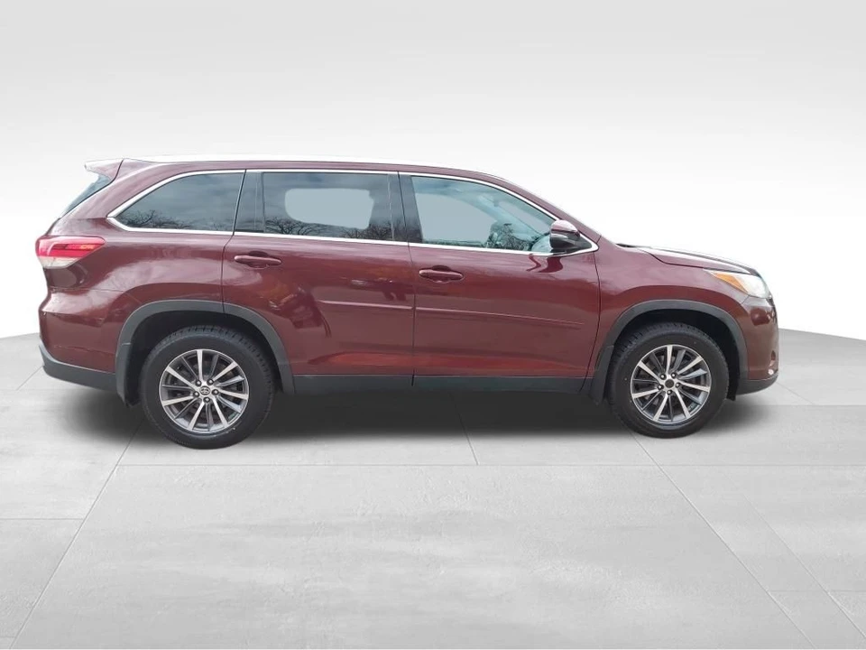 2019 Toyota Highlander - Image 2 of 12