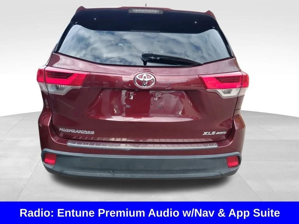 2019 Toyota Highlander - Image 4 of 12