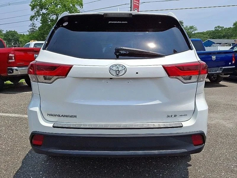2019 Toyota Highlander - Image 6 of 12