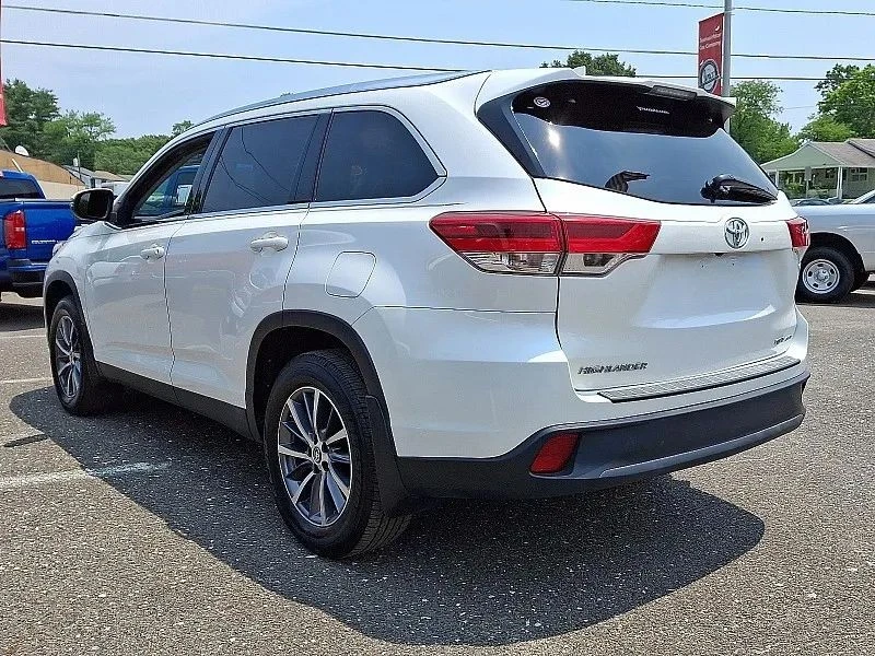 2019 Toyota Highlander - Image 5 of 12