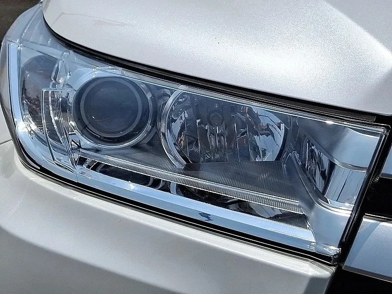 2019 Toyota Highlander - Image 10 of 12