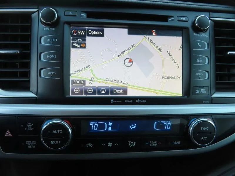 2019 Toyota Highlander - Image 7 of 12