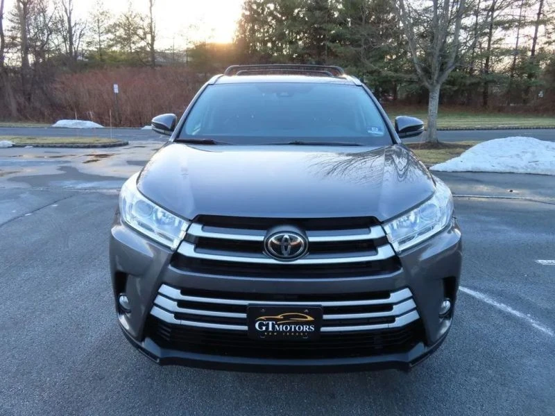 2019 Toyota Highlander - Image 3 of 12